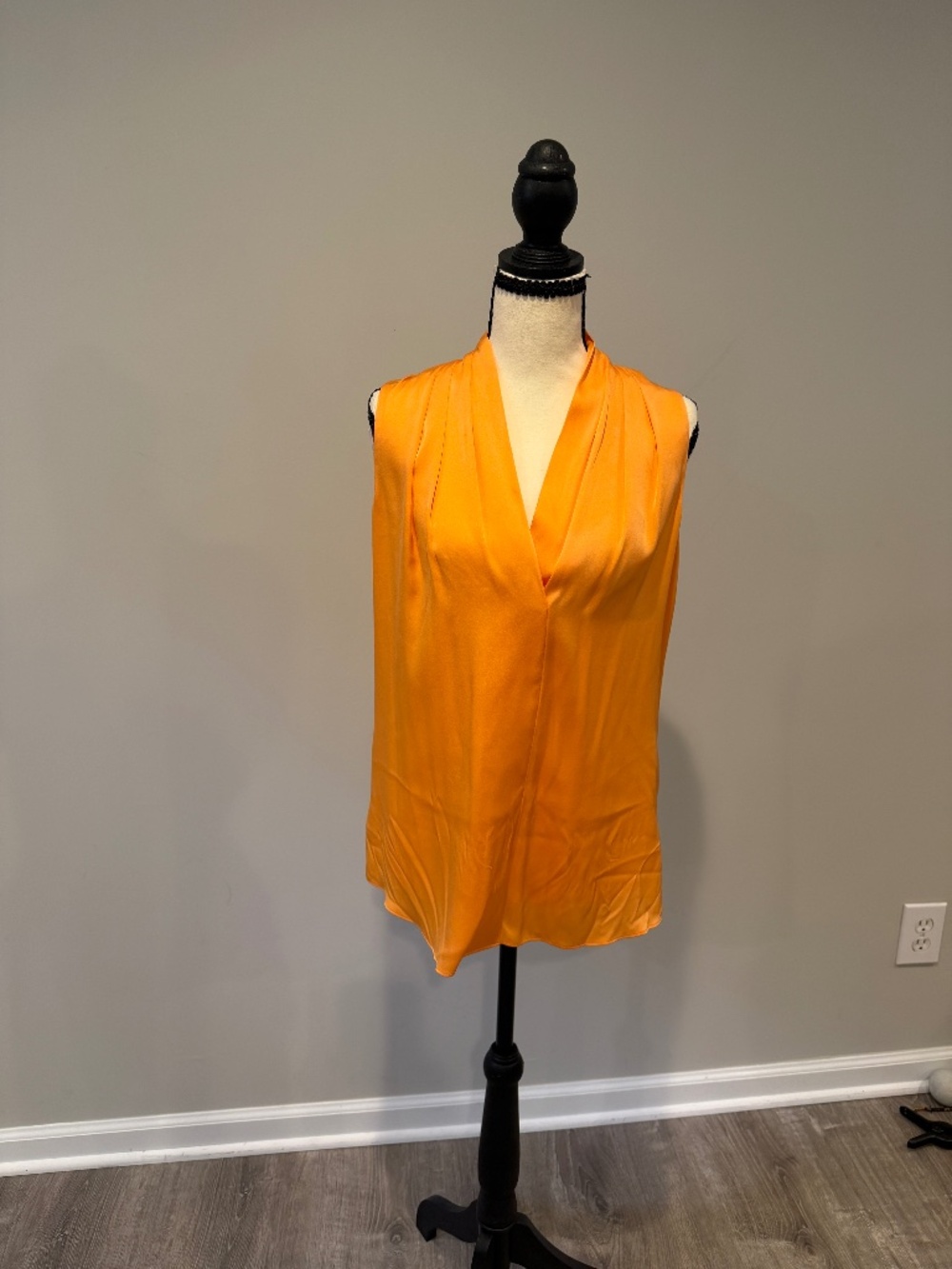 NWT Kobi Halperin Mila Sleeveless V Neck Pleated Silk Blouse Orange Size S